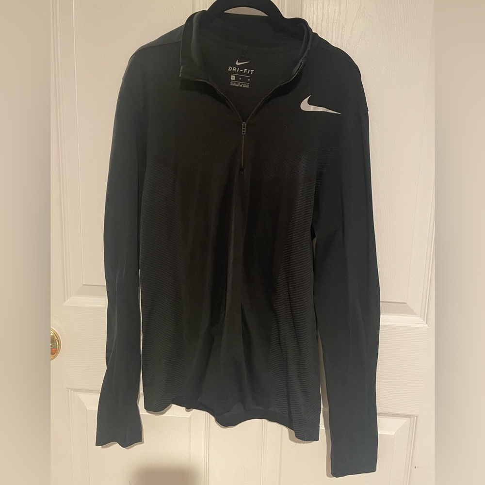 Men’s Nike half zip pullover, size medium